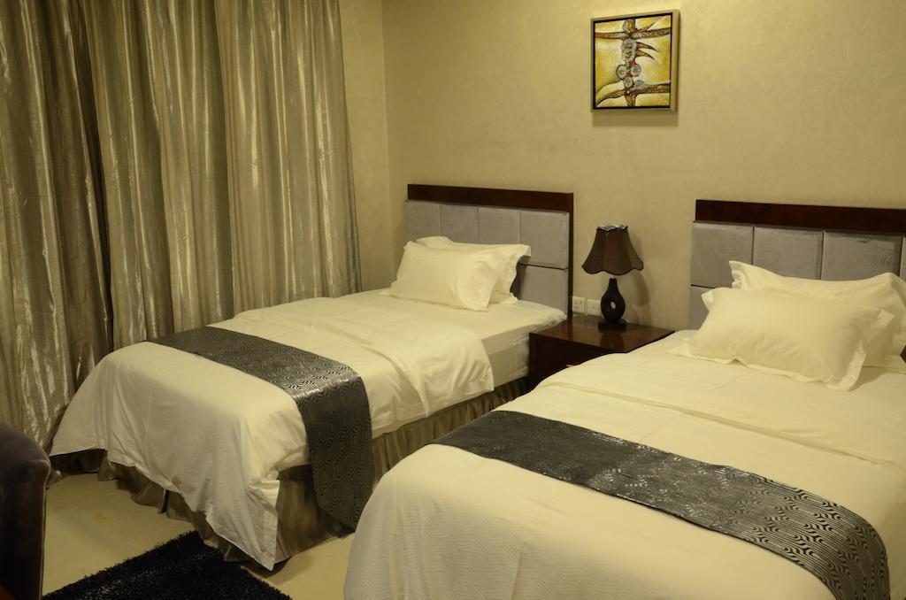 Reef Hotel Aparts Ajman Room photo