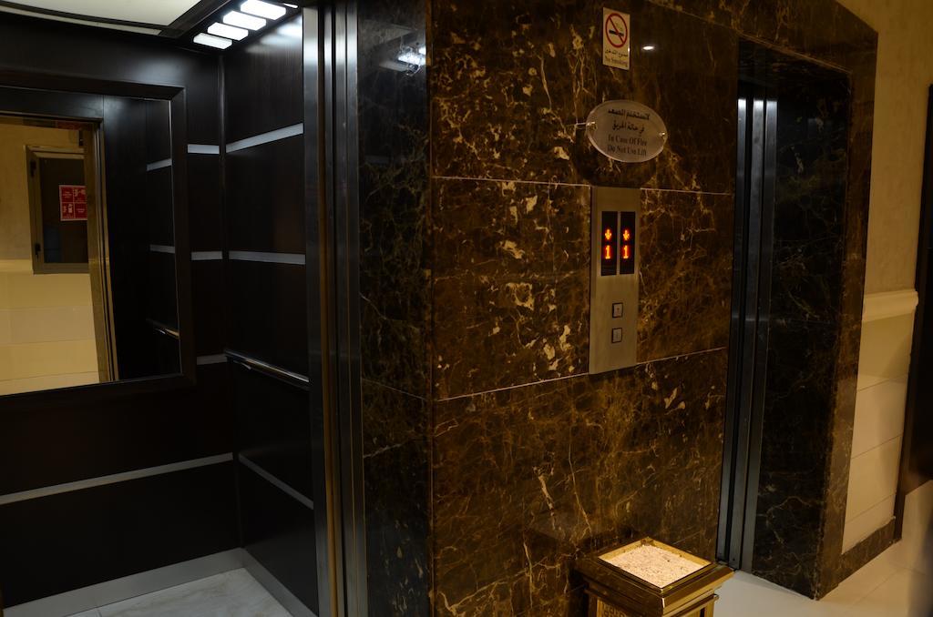 Reef Hotel Aparts Ajman Exterior photo